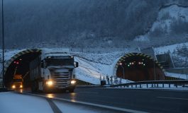 Yoğun kar Bolu Dağı'nda ulaşımı aksattı