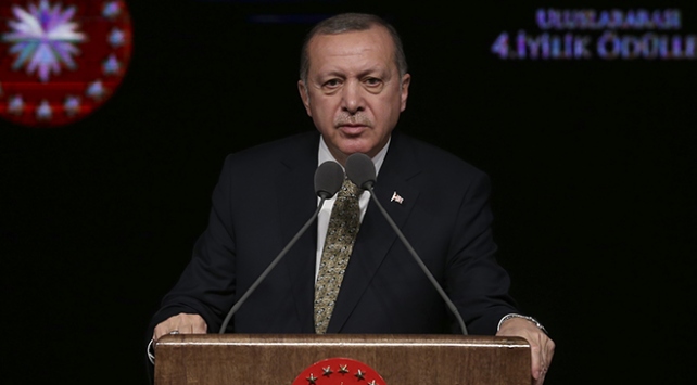 Cumhurbaşkanı Erdoğan: Birileri bizi sapık din ihtiyaçlarına mahkum etmeye çalışıyor
