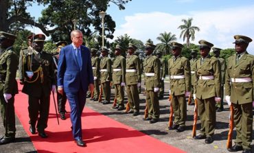 Cumhurbaşkanı Erdoğan, Uganda'da resmi törenle karşılandı