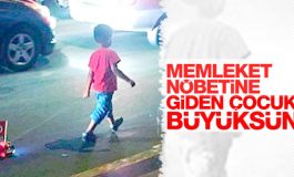 Memleketi için nöbet tutan küçük çocuk