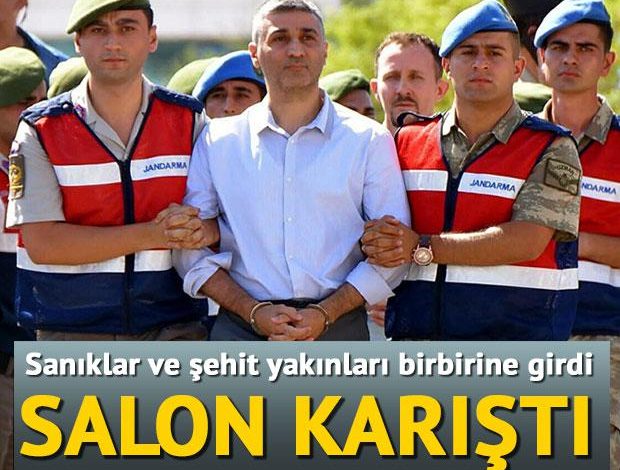 Salon karıştı, sanıklar ve şehit yakınları birbirine girdi