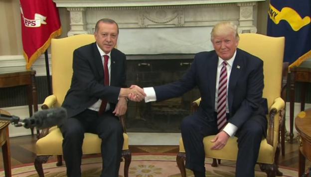 ABD basını: Trump yönetimi YPG’ye silah desteğini kesiyor