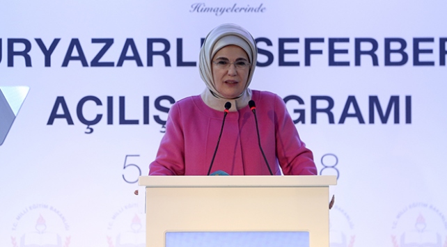 Emine Erdoğan: Okuma yazma bilmeyen kimse kalmayacak