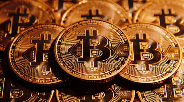 Bitcoin 8 bin 351 dolara düştü