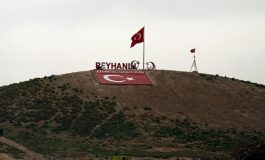 Afrin sınırındaki tepeye dev Türk bayrağı